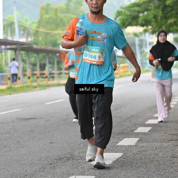 Runner Photo 8300053