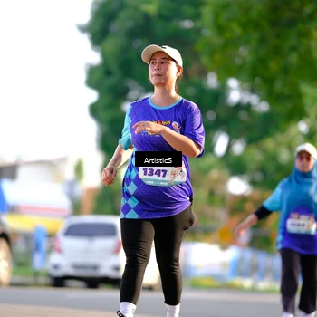 Runner Photo 8300058