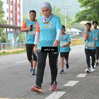 Runner Photo 8300068