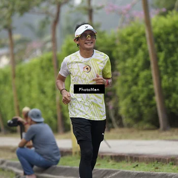Runner Photo 8300070