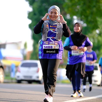 Runner Photo 8300071