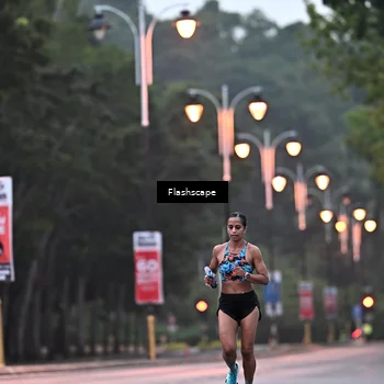 Runner Photo 8300076