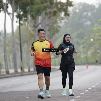 Runner Photo 8300079