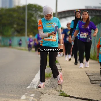 Runner Photo 8300086