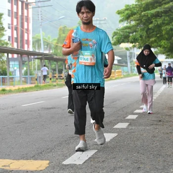Runner Photo 8300087