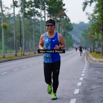Runner Photo 8300088