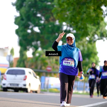 Runner Photo 8300109