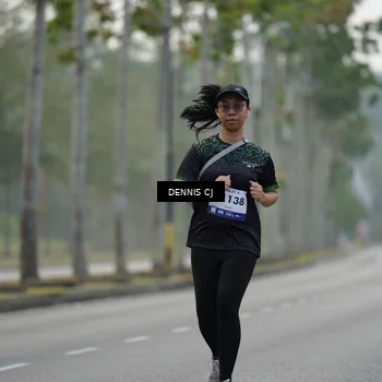 Runner Photo 8300115