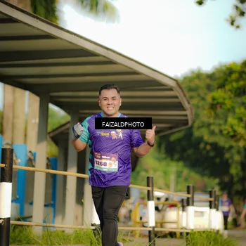 Runner Photo 8300124