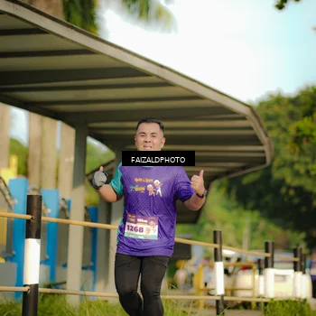 Runner Photo 8300126