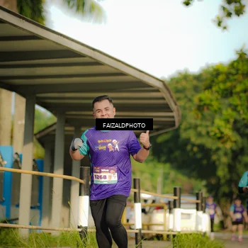 Runner Photo 8300130