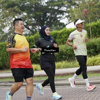 Runner Photo 8300140