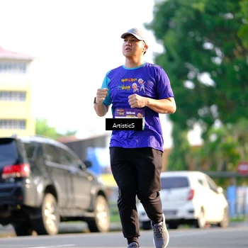 Runner Photo 8300155