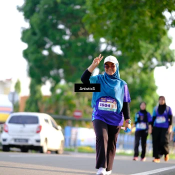 Runner Photo 8300185