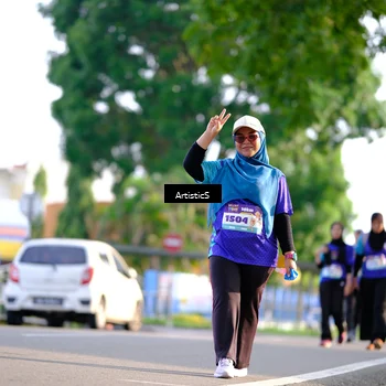Runner Photo 8300244