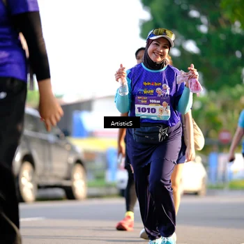 Runner Photo 8300275