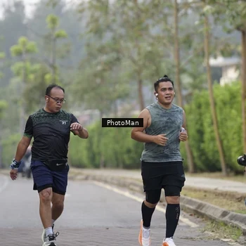 Runner Photo 8300296