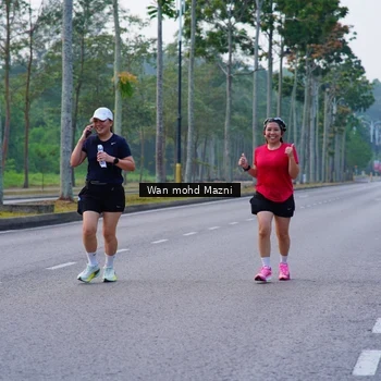 Runner Photo 8300308