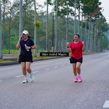 Runner Photo 8300312