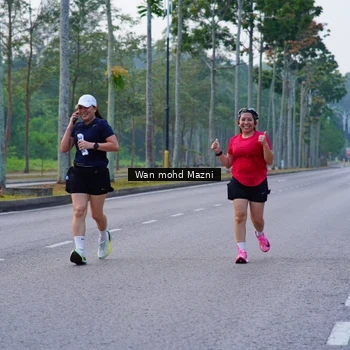 Runner Photo 8300313