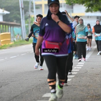 Runner Photo 8300316