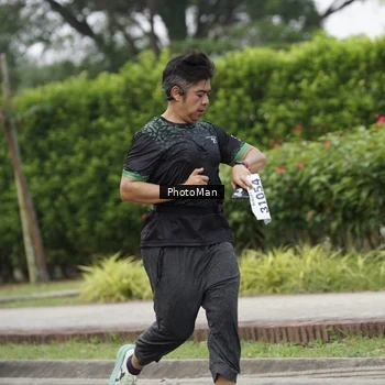 Runner Photo 8300324