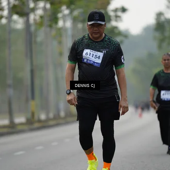 Runner Photo 8300331
