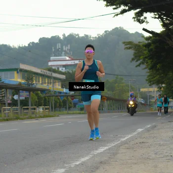 Runner Photo 8300348
