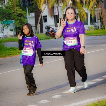 Runner Photo 8300405