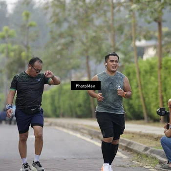 Runner Photo 8300430