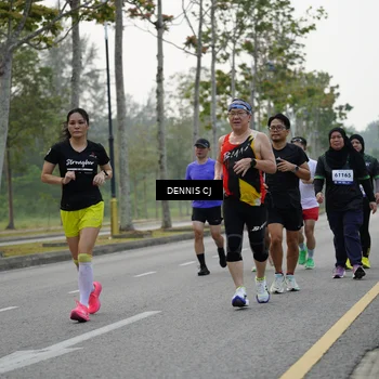 Runner Photo 8300454