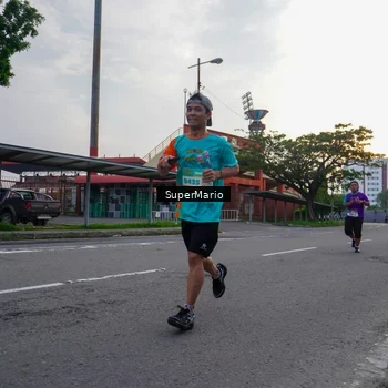 Runner Photo 8300455