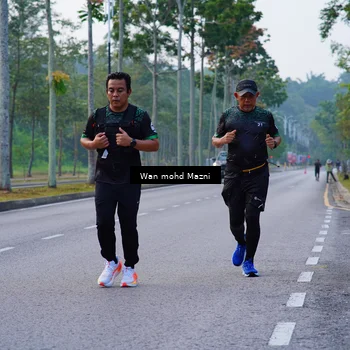Runner Photo 8300479