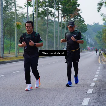 Runner Photo 8300481
