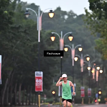 Runner Photo 8300502