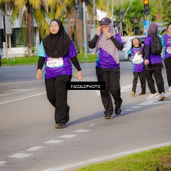 Runner Photo 8300606