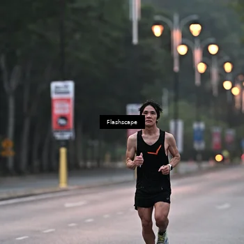 Runner Photo 8300612