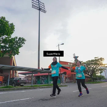 Runner Photo 8300664