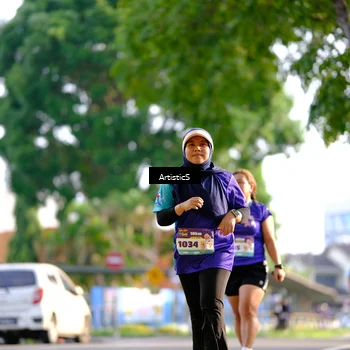 Runner Photo 8300700