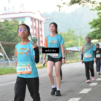 Runner Photo 8300701