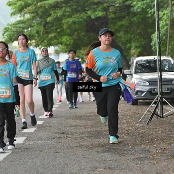 Runner Photo 8300723