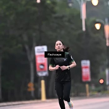 Runner Photo 8300814