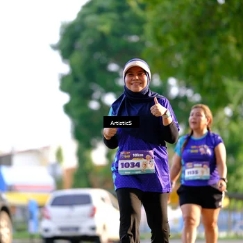 Runner Photo 8300815