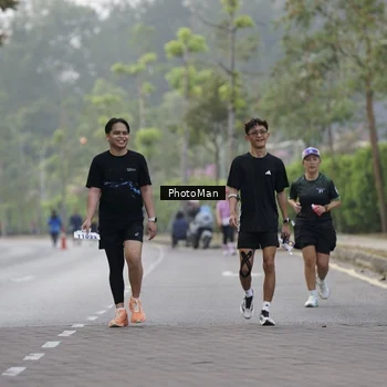 Runner Photo 8300826