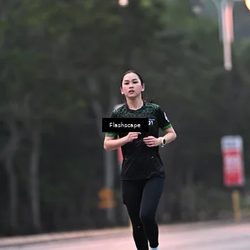 Runner Photo 8300833