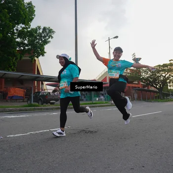 Runner Photo 8300903