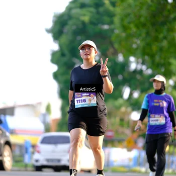 Runner Photo 8300915