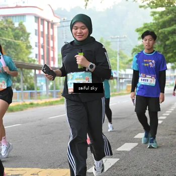 Runner Photo 8300918