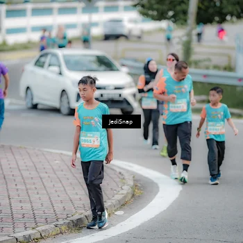 Runner Photo 8300930