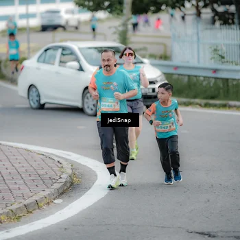 Runner Photo 8300938